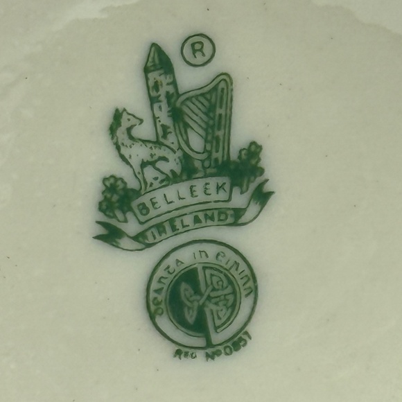 Ivory & Yellow Bud Vase with Grapevine Pattern Irish Porcelain Beleek Ireland - Picture 8 of 8